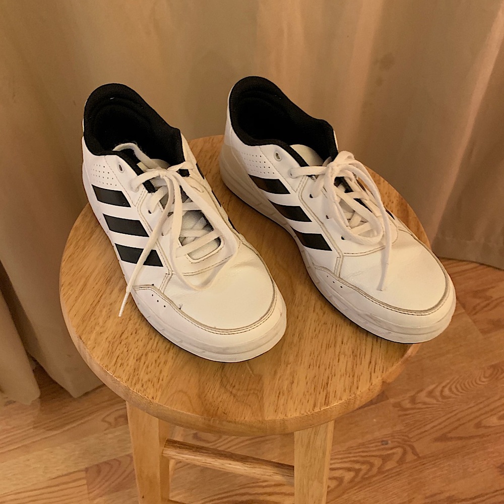 Adidas Tenis shoes